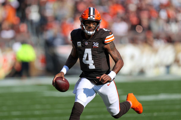 CLEVELAND, OH - NOVEMBER 05: Cleveland Browns quarterback Deshaun Watson (4) carries the football during the fourth quarter of the National Football League game between the Arizona Cardinals and Cleveland Browns on November 5, 2023, at Cleveland Browns Stadium in Cleveland, OH. (Photo by Frank Jansky/Icon Sportswire)