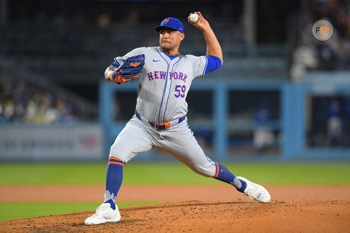 LOS ANGELES, CA - APRIL 19: New York Mets pitcher Sean Manaea (59) throws a pitch during the MLB game between the New York Mets and the Los Angeles Dodgers on April 19, 2024 at Dodger Stadium in Los Angeles, CA. (Photo by Brian Rothmuller/Icon Sportswire)