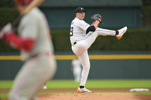 DETROIT, MI - JUNE 25: Detroit Tigers SP Tarik Skubal (29) pitching in the first inning during the game between Philadelphia Phillies and Detroit Tigers on June 25, 2024 at Comerica Park in Detroit, MI (Photo by Allan Dranberg/Icon Sportswire)