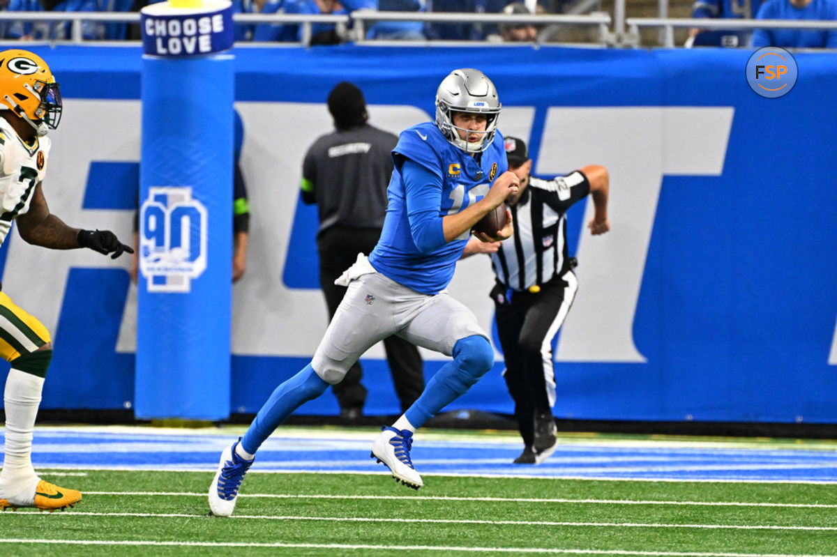 DETROIT, MI - NOVEMBER 23: Detroit Lions quarterback Jared Goff (16) scrambles out of the pocket during the Detroit Lions versus the Green Bay Packers game on Thursday November 23, 2023 at Ford Field in Detroit, MI. (Photo by Steven King/Icon Sportswire)