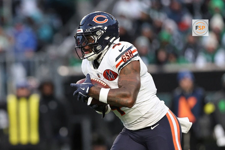 Nov 28, 2025; Philadelphia, Pennsylvania, USA; Chicago Bears running back D'Andre Swift (4) carries the ball against the Philadelphia Eagles during the second quarter of the game at Lincoln Financial Field. Credit: Bill Streicher-Imagn Images