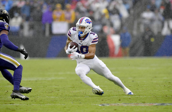 BALTIMORE, MD - OCTOBER 02: Bills wide receiver Khalil Shakir (10) runs after a catch during the Buffalo Bills versus Baltimore Ravens NFL game at M&T Bank Stadium on October 2, 2022 in Baltimore, MD. (Photo by Randy Litzinger/Icon Sportswire)