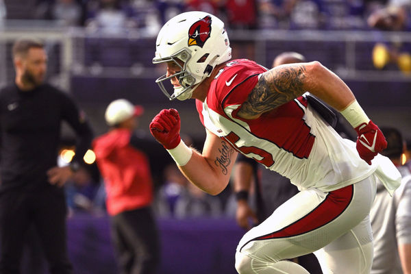 MINNEAPOLIS, MN - OCTOBER 30:  Arizona Cardinals tight end Trey McBride (85) runs a route during warm-ups before a game between the Minnesota Vikings and Arizona Cardinals on October 30, 2022, at U.S. Bank Stadium in Minneapolis, MN(Photo by Nick Wosika/Icon Sportswire)