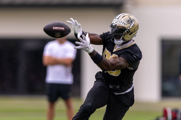 Jun 10, 2025; New Orleans, LA, USA;  New Orleans Saints tight end Juwan Johnson (83) during receiver drills during minicamp at Ochsner Sports Performance Center. Mandatory Credit: Stephen Lew-Imagn Images