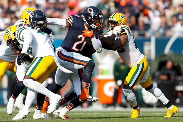 CHICAGO, IL - SEPTEMBER 10: Chicago Bears running back D'Onta Foreman (21) carries the ball on a running play in the first half during a regular season game between the Green Bay Packers and the Chicago Bears on September, 10, 2023, at Soldier Field in Chicago, IL. (Photo by Brandon Sloter/Icon Sportswire)