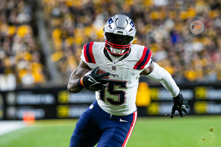 PITTSBURGH, PA - DECEMBER 07: New England Patriots running back Ezekiel Elliott (15) runs with the ball during the regular season NFL football game between the New England Patriots and Pittsburgh Steelers on December 07, 2023 at Acrisure Stadium in Pittsburgh, PA. (Photo by Mark Alberti/Icon Sportswire)