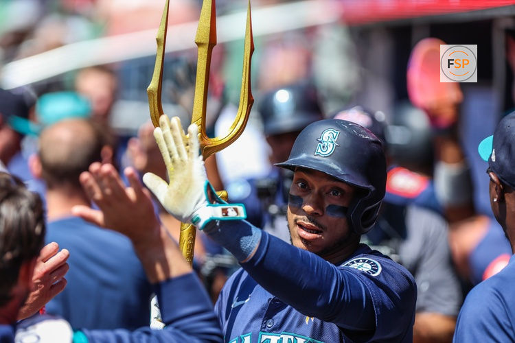 Sep 7, 2025; Cumberland, Georgia, USA; Seattle Mariners second base Jorge Polanco (7) celebrates a home run against the Atlanta Braves during the second inning at Truist Park. Credit: Jordan Godfree-Imagn Images