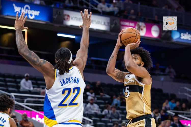 Dec 14, 2025; Indianapolis, Indiana, USA; Washington Wizards forward Marvin Bagley III (35) shoots the ball while Indiana Pacers forward Isaiah Jackson (22) defends in the second half at Gainbridge Fieldhouse. Credit: Trevor Ruszkowski-Imagn Images