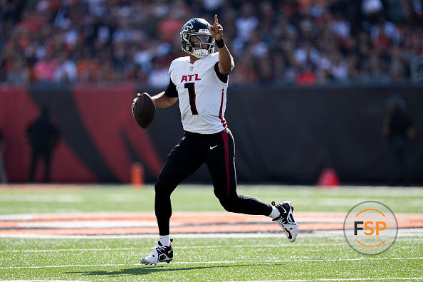 CINCINNATI, OHIO - OCTOBER 23: Marcus Mariota #1 of the Atlanta Falcons drops back to pass in the second quarter against the Cincinnati Bengals at Paycor Stadium on October 23, 2022 in Cincinnati, Ohio. (Photo by Dylan Buell/Getty Images)