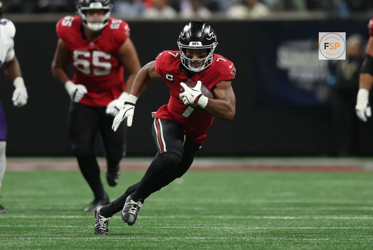 Oct 11, 2026; Atlanta, Georgia, USA;  Atlanta Falcons running back Bijan Robinson (7) runs during the third quarter against the Baltimore Ravens at Mercedes-Benz Stadium.  Credit: Brett Davis-Imagn Images