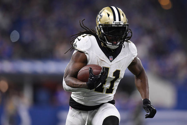 INDIANAPOLIS, IN - OCTOBER 29: New Orleans Saints Running Back Alvin Kamara (41) carries during the NFL game between the New Orleans Saints and the Indianapolis Colts on October 29, 2023, at Lucas Oil Stadium in Indianapolis, Indiana. (Photo by Michael Allio/Icon Sportswire)