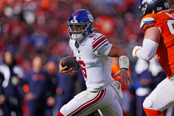 Oct 19, 2025; Denver, Colorado, USA; New York Giants quarterback Jaxson Dart (6) runs the ball during the second half against the Denver Broncos at Empower Field at Mile High. Mandatory Credit: Ron Chenoy-Imagn Images