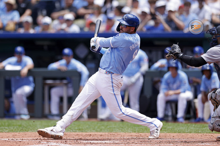 KANSAS CITY, MO - JUNE 13: Kansas City Royals first baseman Vinnie Pasquantino (9) bats during an MLB game against the New York Yankees on June 13, 2024 at Kauffman Stadium in Kansas City, Missouri. (Photo by Joe Robbins/Icon Sportswire)