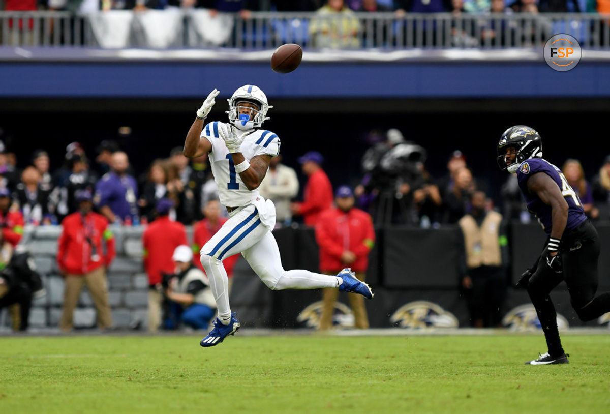 BALTIMORE, MD - SEPTEMBER 24: Indianapolis Colts wide receiver Josh Downs (1) catches a pass during the Indianapolis Colts versus Baltimore Ravens NFL game at M&T Bank Stadium on September 24, 2023 in Baltimore, MD. (Photo by Randy Litzinger/Icon Sportswire)