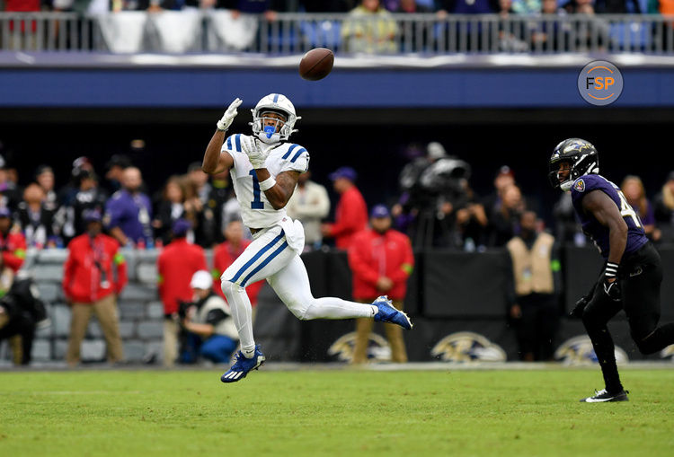 BALTIMORE, MD - SEPTEMBER 24: Indianapolis Colts wide receiver Josh Downs (1) catches a pass during the Indianapolis Colts versus Baltimore Ravens NFL game at M&T Bank Stadium on September 24, 2023 in Baltimore, MD. (Photo by Randy Litzinger/Icon Sportswire)