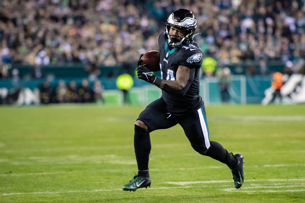 PHILADELPHIA, PA - NOVEMBER 27: Philadelphia Eagles running back Kenneth Gainwell (14) carries the ball during the second half of the National Football League game between the Green Bay Packers and Philadelphia Eagles on November 27, 2022 at Lincoln Financial Field in Philadelphia, PA (Photo by John Jones/Icon Sportswire)